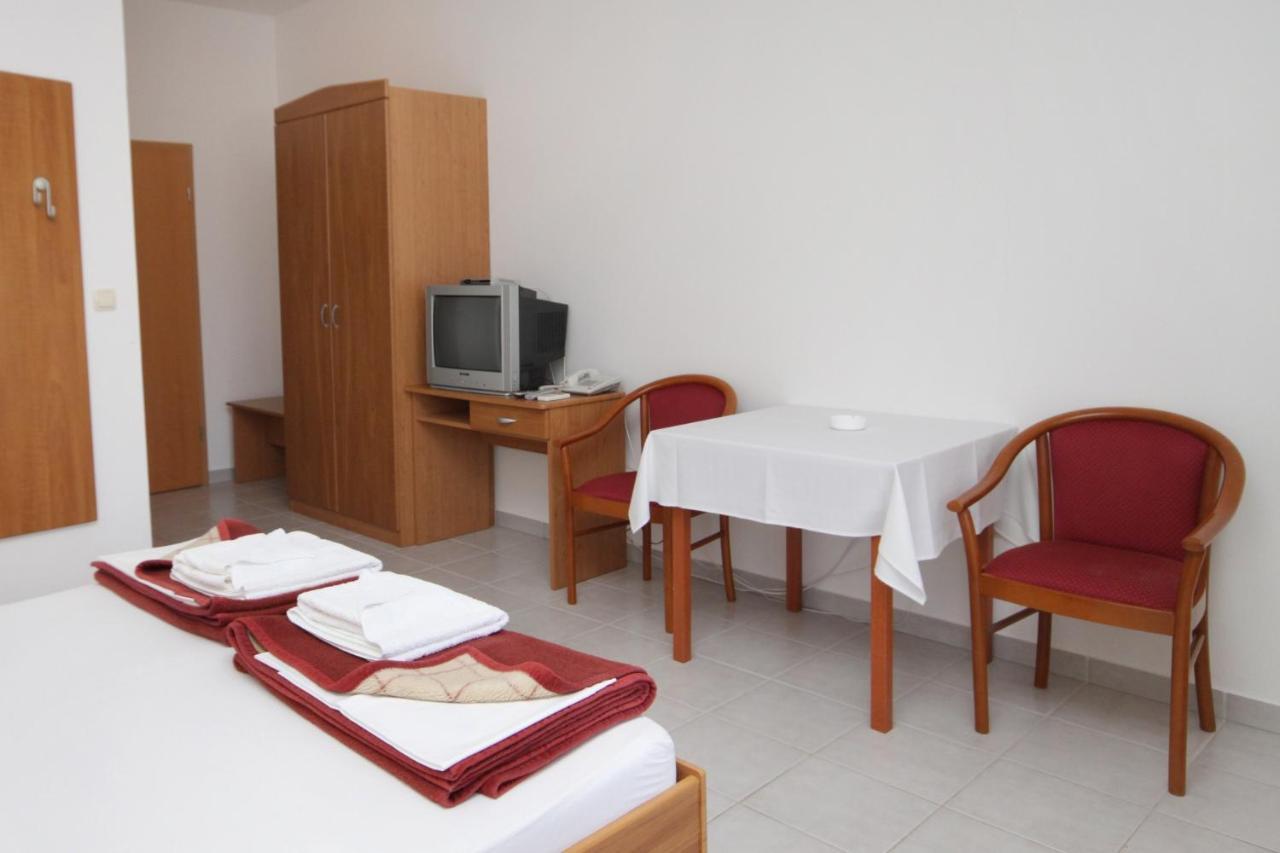 Apartments And Rooms By The Sea Vinjerac, Zadar - 3248 Eksteriør bilde